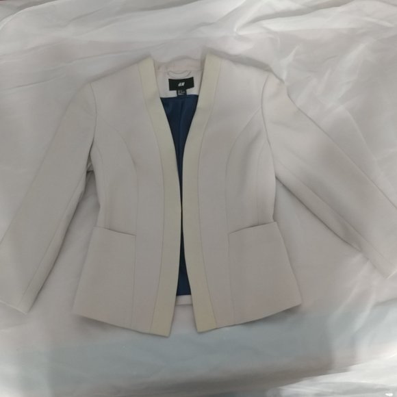 Cream Buttonless H&M Jacket - Picture 2 of 13